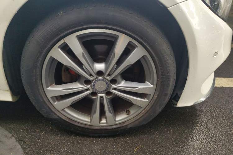 Used Mercedes-Benz C-Class 2015 Revised C 200 L Sport Edition Right Front Wheel Hub