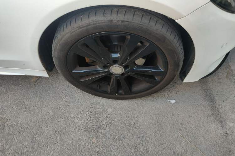 Used Mercedes-Benz C-Class 2015 C 200 Sport Edition 4MATIC Right Front Wheel Hub