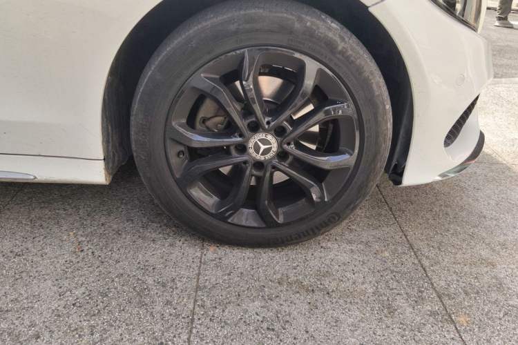 Used Mercedes-Benz C-Class 2015 Revised C 200 L Sport Edition Right Front Wheel Hub