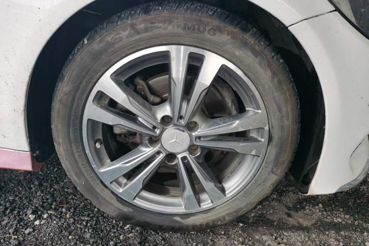 Used Mercedes-Benz C-Class 2015 Revised C 200 L Sport Edition Right Front Wheel Hub