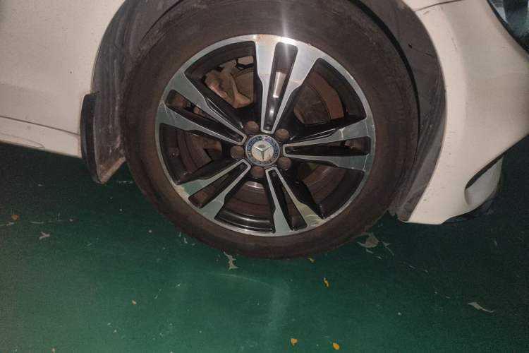 Used Mercedes-Benz C-Class 2015 C 200 Sport Edition Right Front Wheel Hub