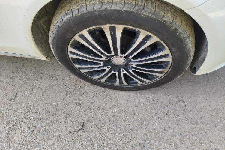 Used Mercedes-Benz C-Class 2015 Facelift C 200 L Right Front Wheel Hub