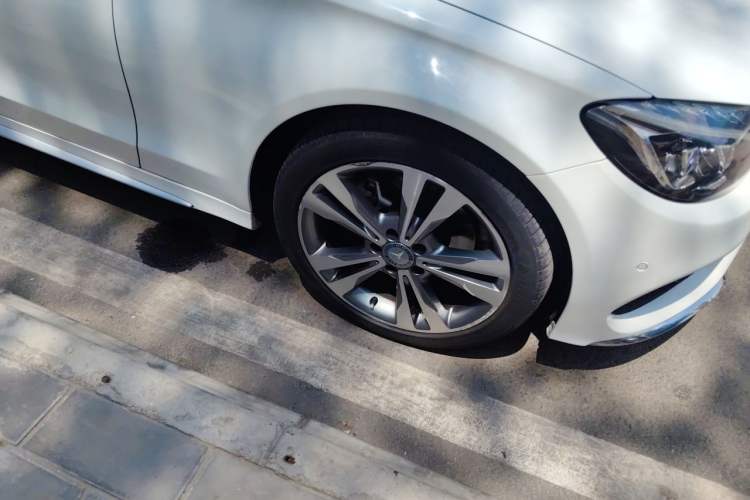 Used Mercedes-Benz C-Class 2015 C 200 L 4MATIC Sport Edition Right Front Wheel Hub