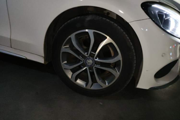 Used Mercedes-Benz C-Class 2015 C 200 L Sport Edition Right Front Wheel Hub
