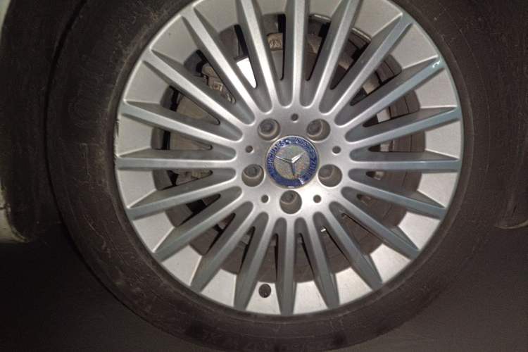 Used Mercedes-Benz C-Class 2015 C 200 L Right Front Wheel Hub
