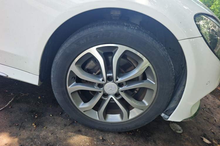 Used Mercedes-Benz C-Class 2015 C 180 L Sport Edition Right Front Wheel Hub