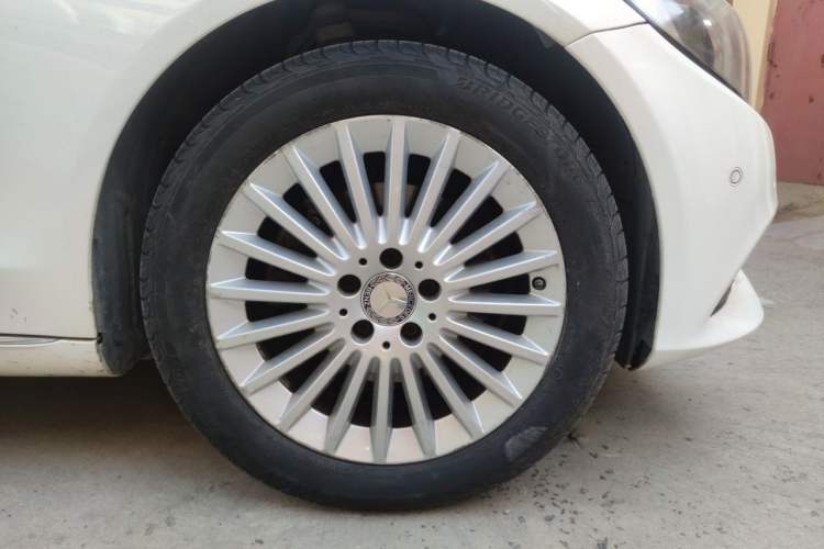 Used Mercedes-Benz C-Class 2015 C 180 L Right Front Wheel Hub