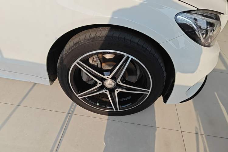 Used Mercedes-Benz C-Class 2015 C 300 Sport Edition Right Front Wheel Hub