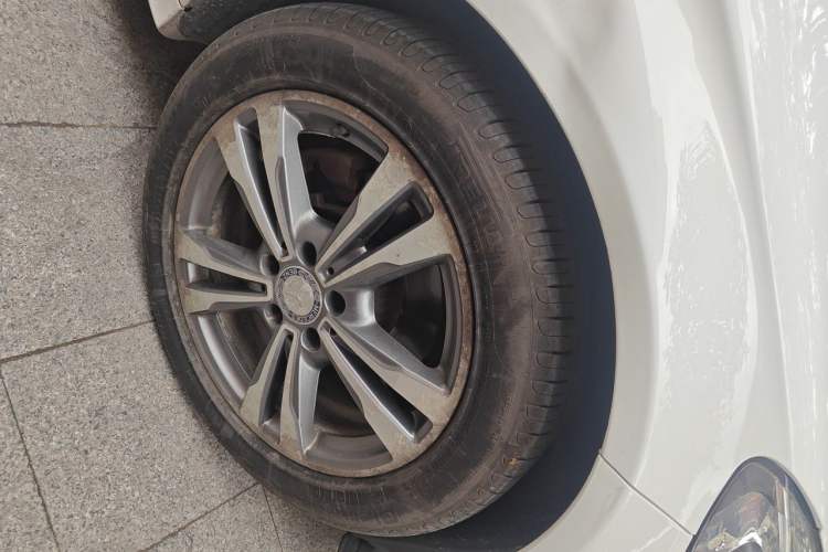 Used Mercedes-Benz C-Class 2015 Revised C 200 L Sport Edition Right Front Wheel Hub
