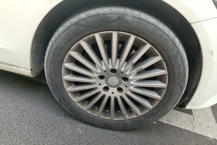 Used Mercedes-Benz C-Class 2015 Facelift C 180 L Right Front Wheel Hub
