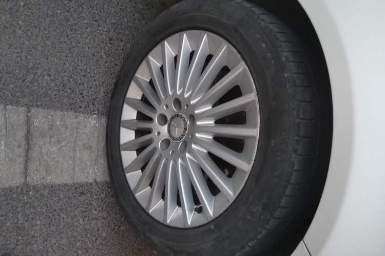 Used Mercedes-Benz C-Class 2015 C 200 L Right Front Wheel Hub