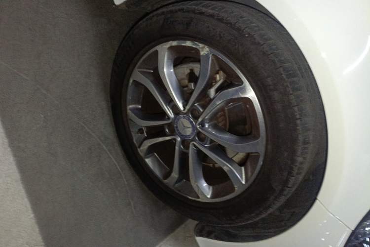 Used Mercedes-Benz C-Class 2015 C 200 L Sport Edition Right Front Wheel Hub