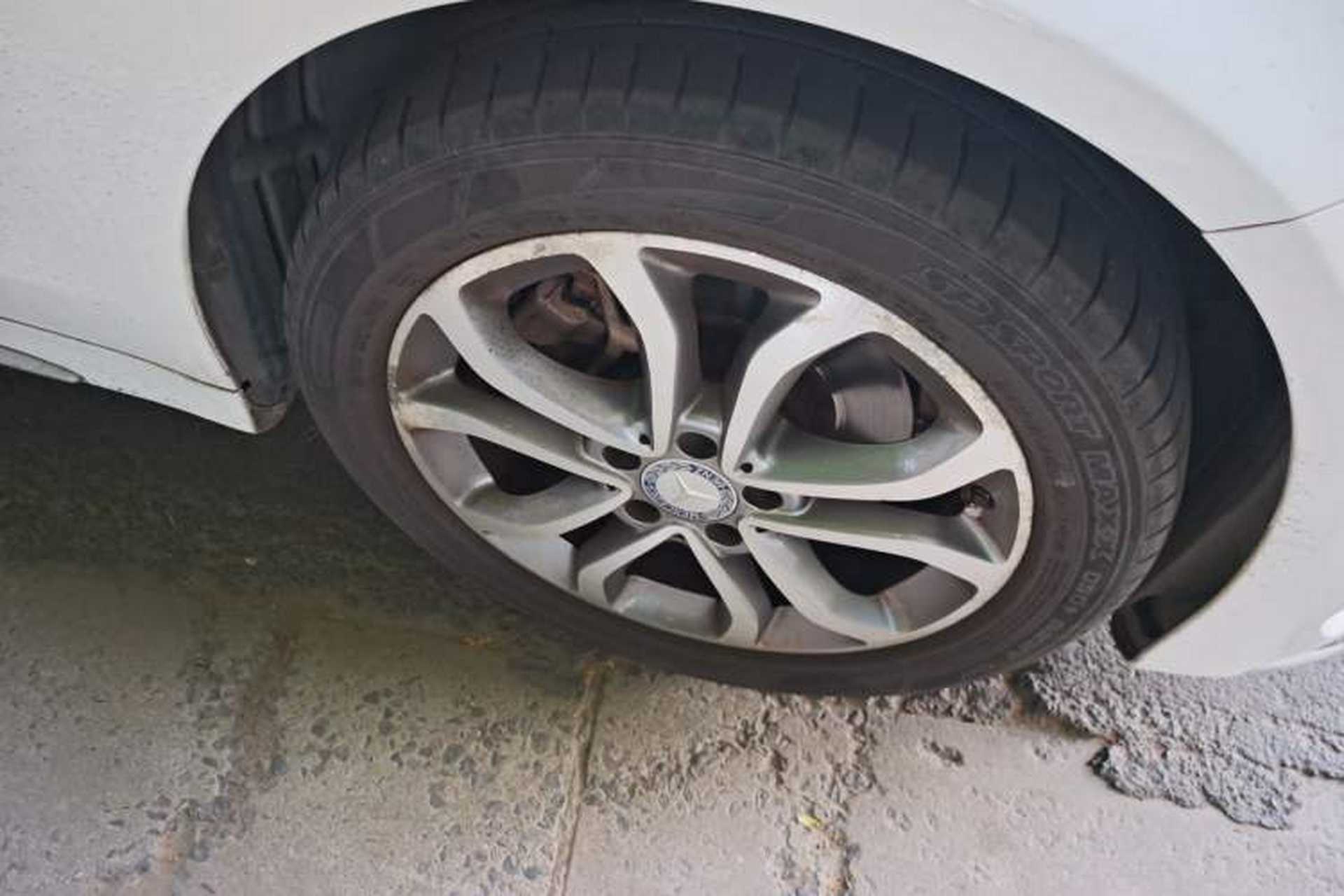 Used Mercedes-Benz C-Class 2015 C 180 L Sport Edition Right Front Wheel Hub