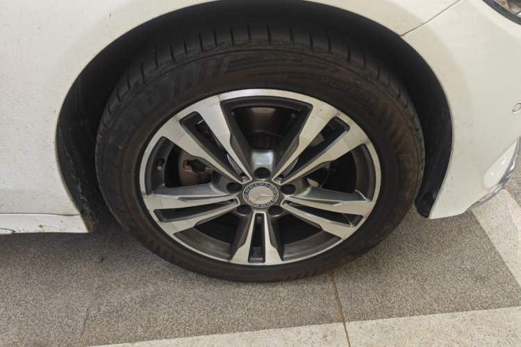Used Mercedes-Benz C-Class 2015 Revised C 200 L Sport Edition Right Front Wheel Hub