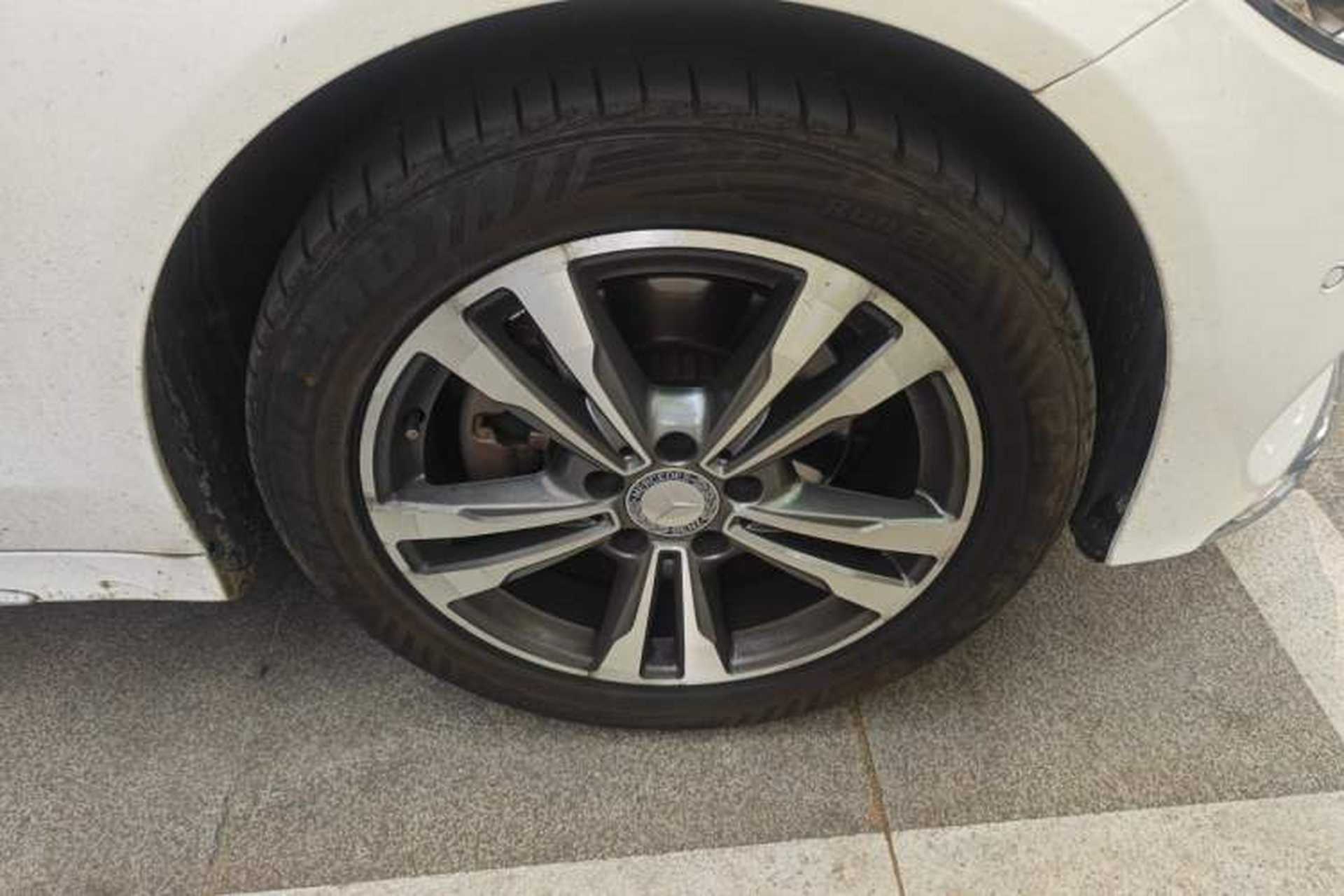 Used Mercedes-Benz C-Class 2015 Revised C 200 L Sport Edition Right Front Wheel Hub
