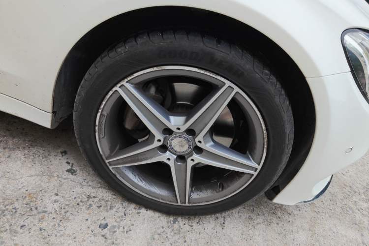 Used Mercedes-Benz C-Class 2015 C 300 L Sport Edition Right Front Wheel Hub