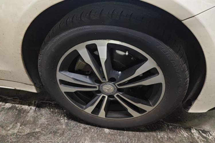 Used Mercedes-Benz C-Class 2015 C 200 Sport Edition Right Front Wheel Hub