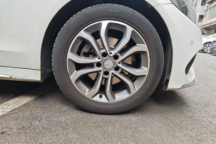 Used Mercedes-Benz C-Class 2015 Facelift C 180 L Right Front Wheel Hub