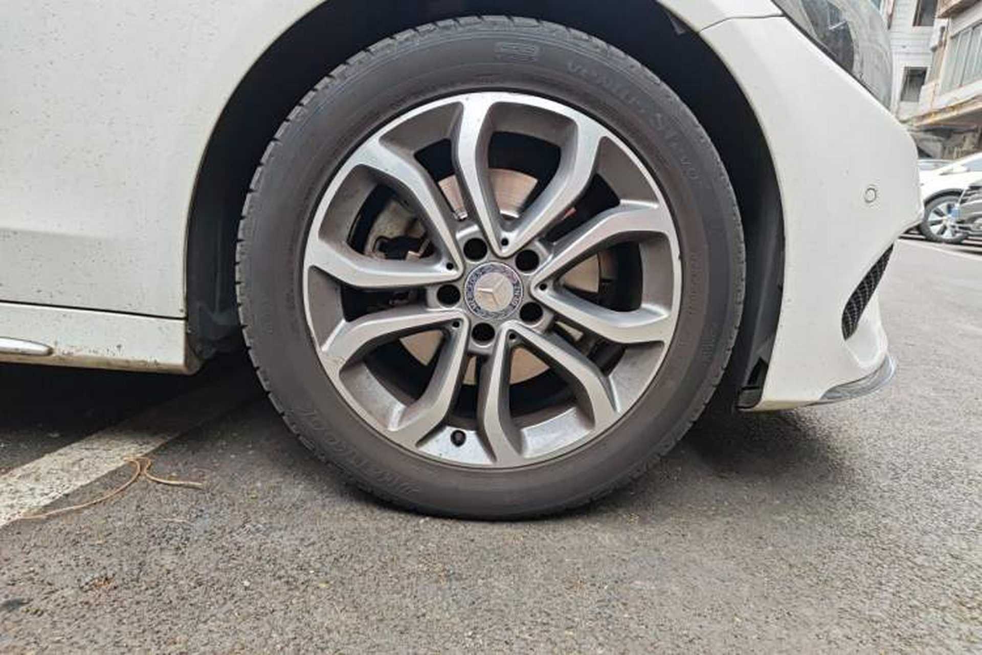 Used Mercedes-Benz C-Class 2015 Facelift C 180 L Right Front Wheel Hub
