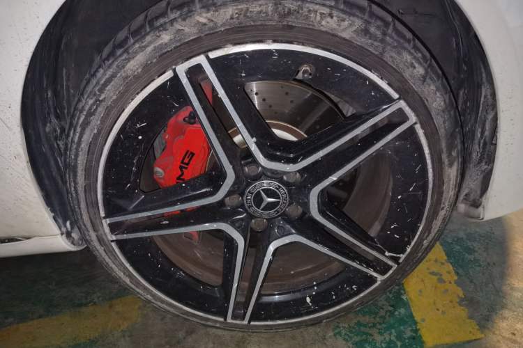 Used Mercedes-Benz C-Class 2015 Revised C 200 L Sport Edition Right Front Wheel Hub