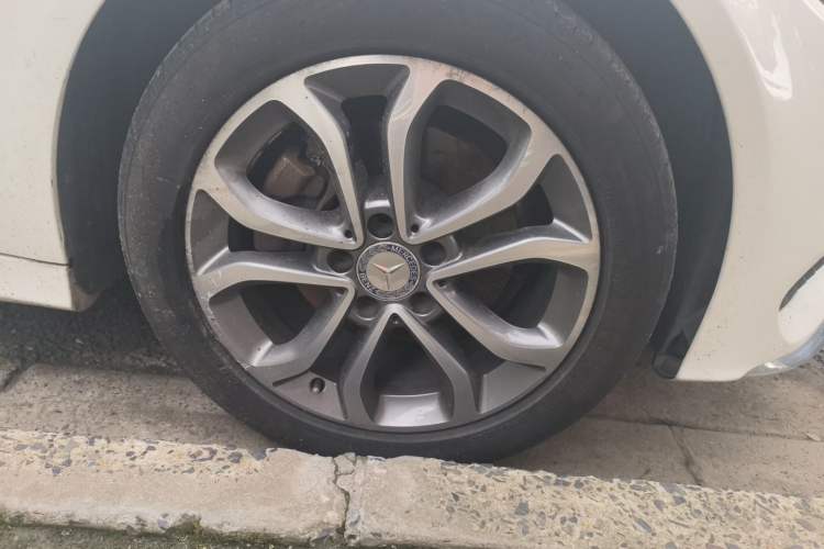 Used Mercedes-Benz C-Class 2015 C 200 L Sport Edition Right Front Wheel Hub