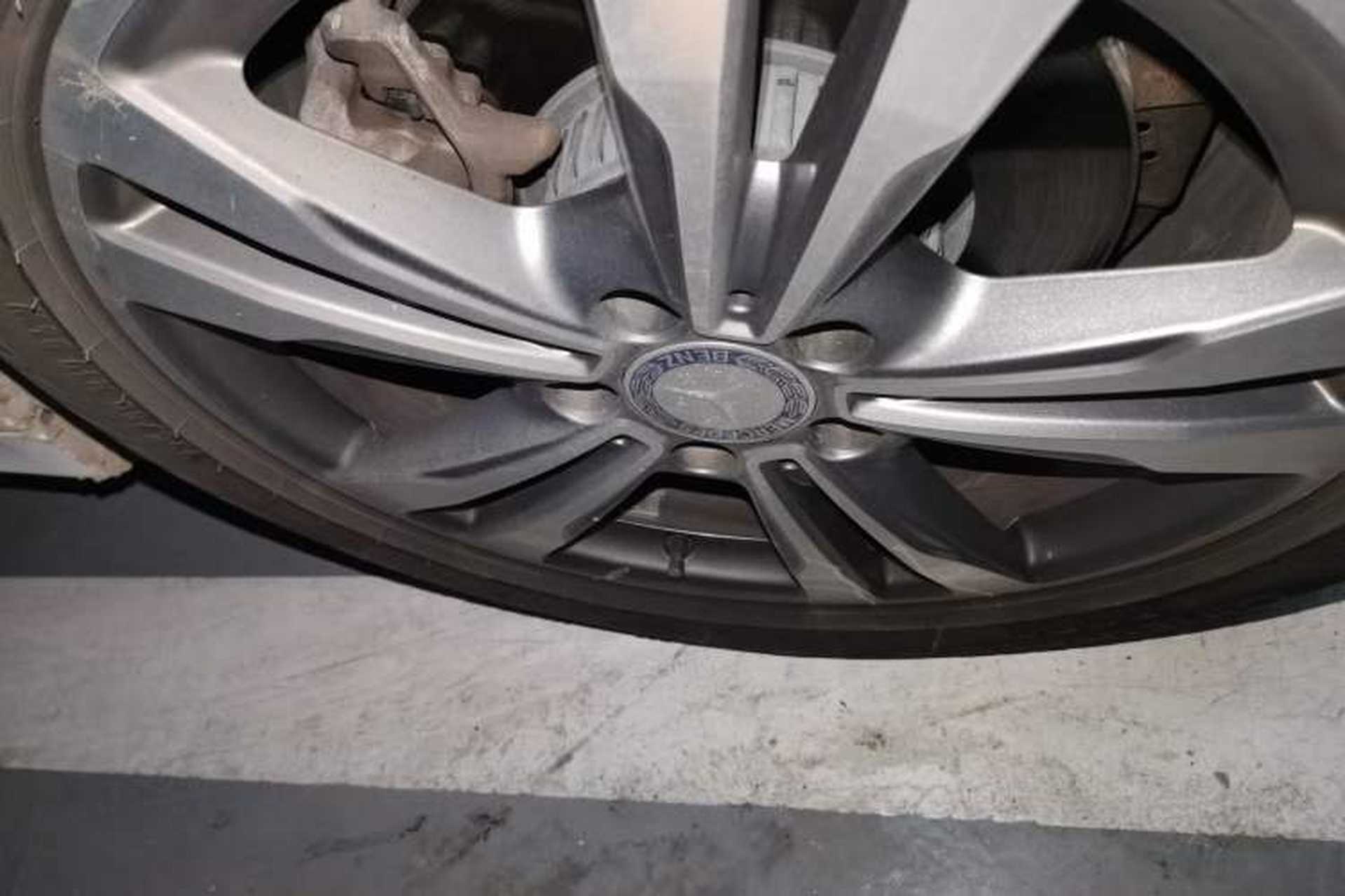 Used Mercedes-Benz C-Class 2015 Revised C 200 L Sport Edition Right Front Wheel Hub
