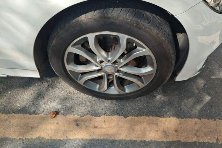 Used Mercedes-Benz C-Class 2015 C 200 L Sport Edition Right Front Wheel Hub