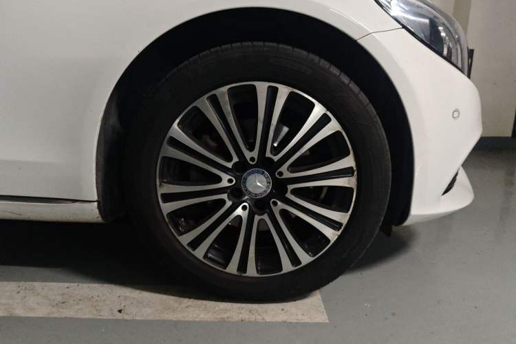 Used Mercedes-Benz C-Class 2015 Facelift C 200 L Right Front Wheel Hub