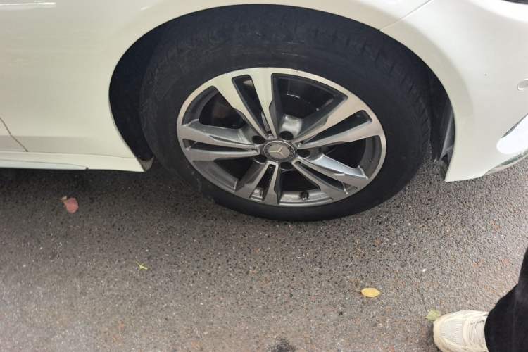 Used Mercedes-Benz C-Class 2015 Revised C 200 L Sport Edition Right Front Wheel Hub