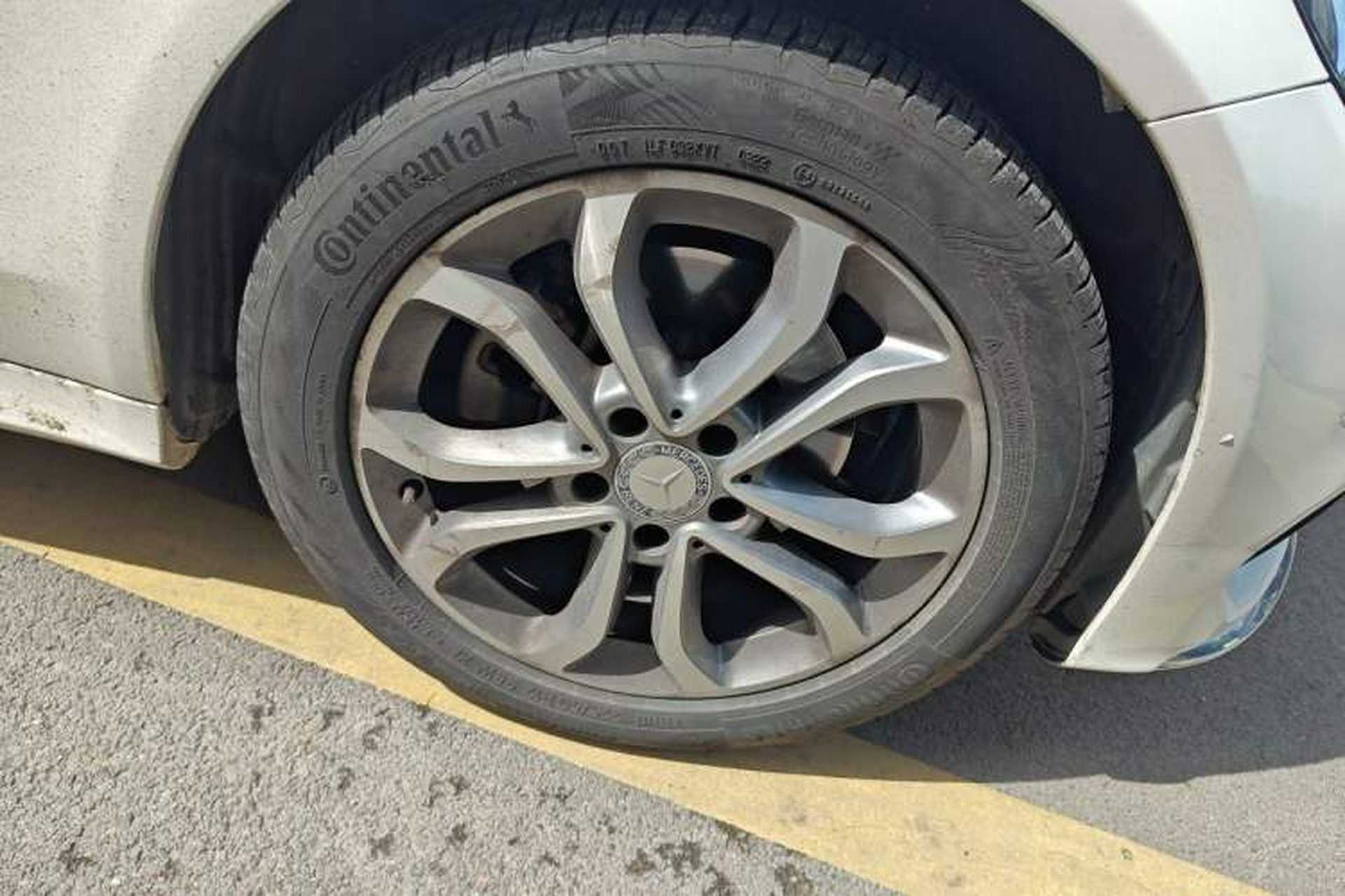 Used Mercedes-Benz C-Class 2015 Revised C 200 L Sport Edition Right Front Wheel Hub