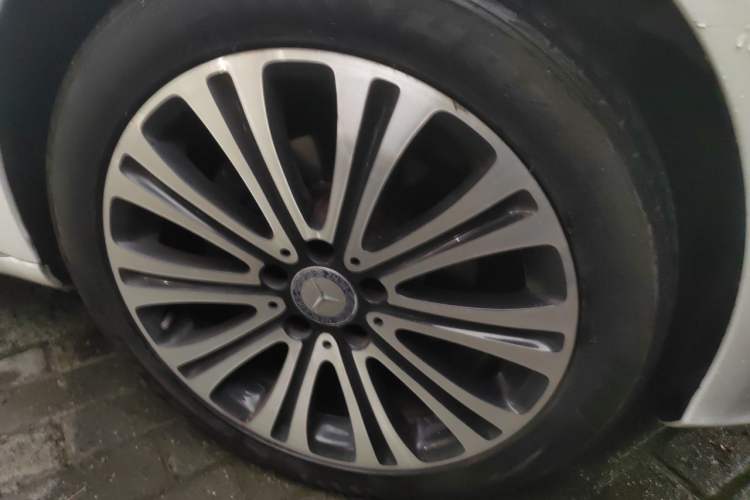 Used Mercedes-Benz C-Class 2015 C 200 L 4MATIC Right Front Wheel Hub
