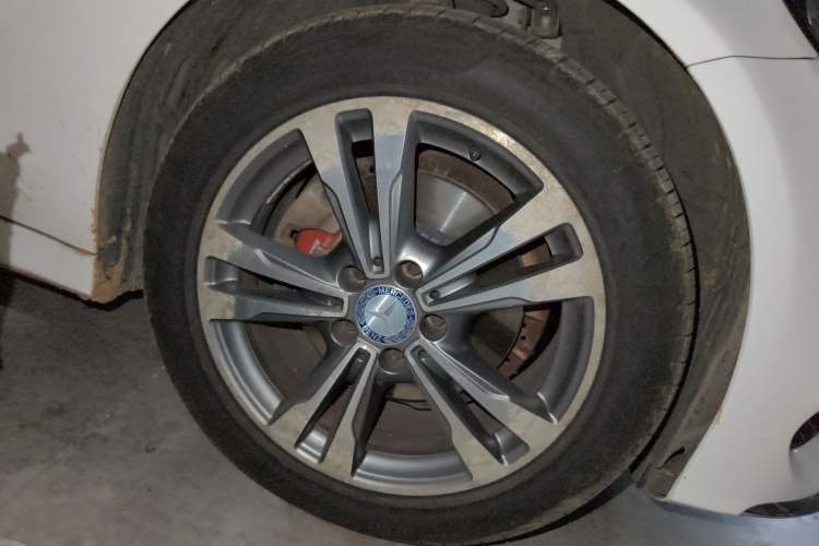 Used Mercedes-Benz C-Class 2015 Revised C 200 L Sport Edition Right Front Wheel Hub