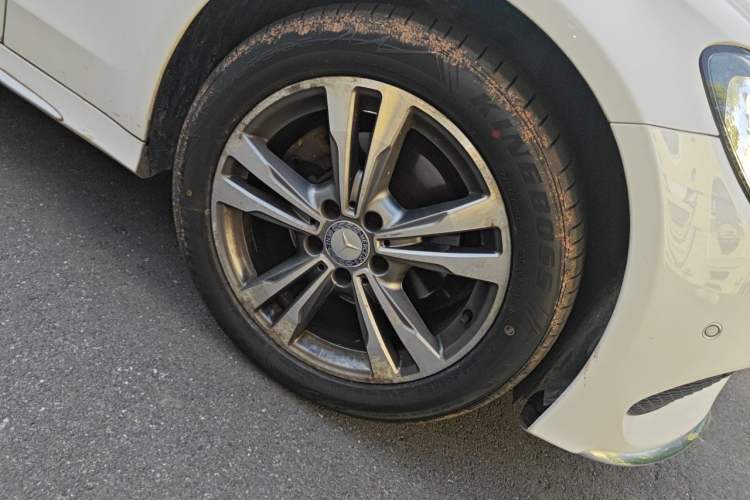 Used Mercedes-Benz C-Class 2015 Revised C 200 L Sport Edition Right Front Wheel Hub