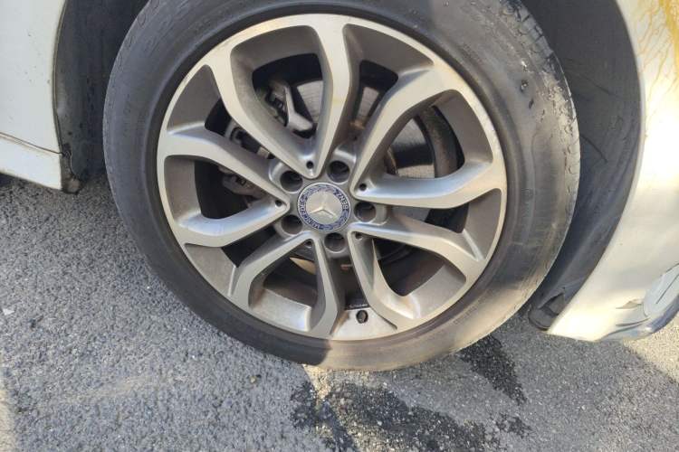 Used Mercedes-Benz C-Class 2015 Revised C 200 L Sport Edition Right Front Wheel Hub