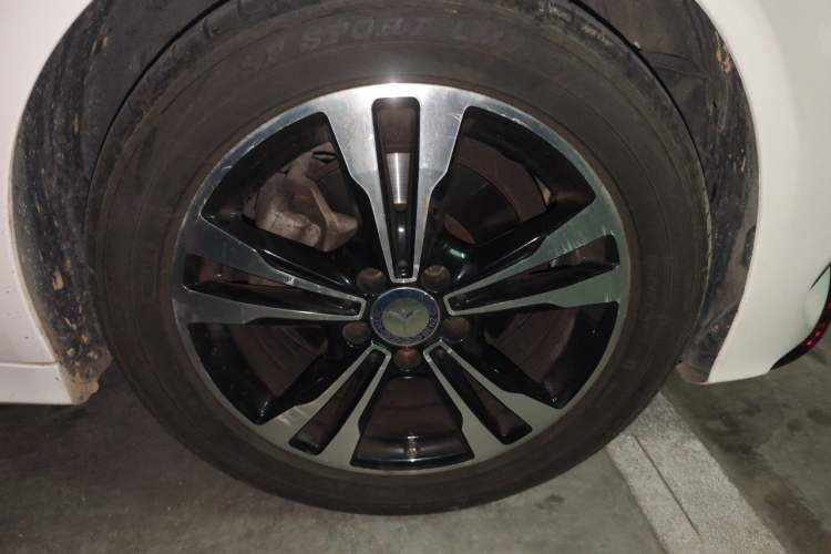 Used Mercedes-Benz C-Class 2015 C 200 Sport Edition Right Front Wheel Hub