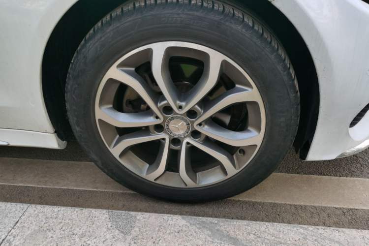 Used Mercedes-Benz C-Class 2015 Restyled C 180 L Sport Edition Right Front Wheel Hub