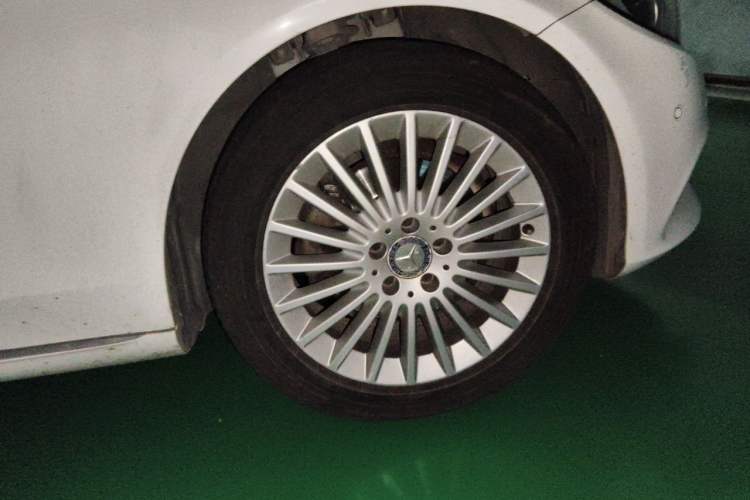 Used Mercedes-Benz C-Class 2015 C 200 L Right Front Wheel Hub