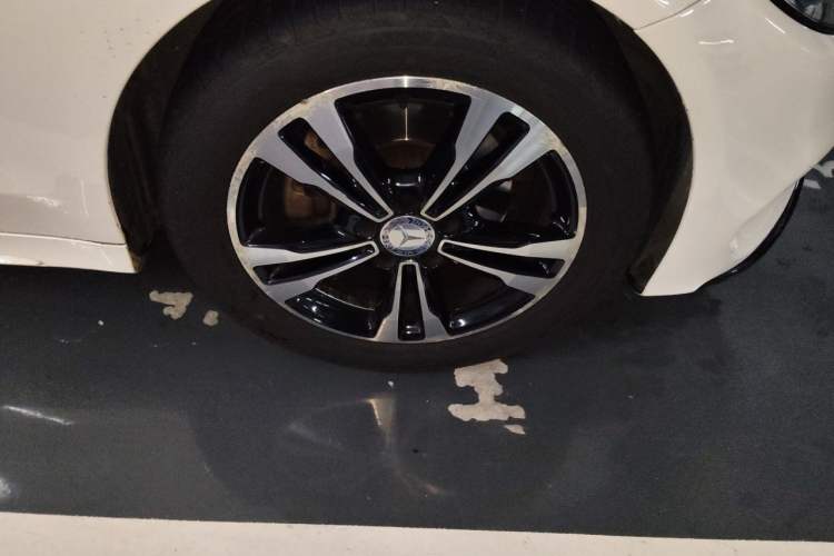 Used Mercedes-Benz C-Class 2015 C 200 Sport Edition Right Front Wheel Hub