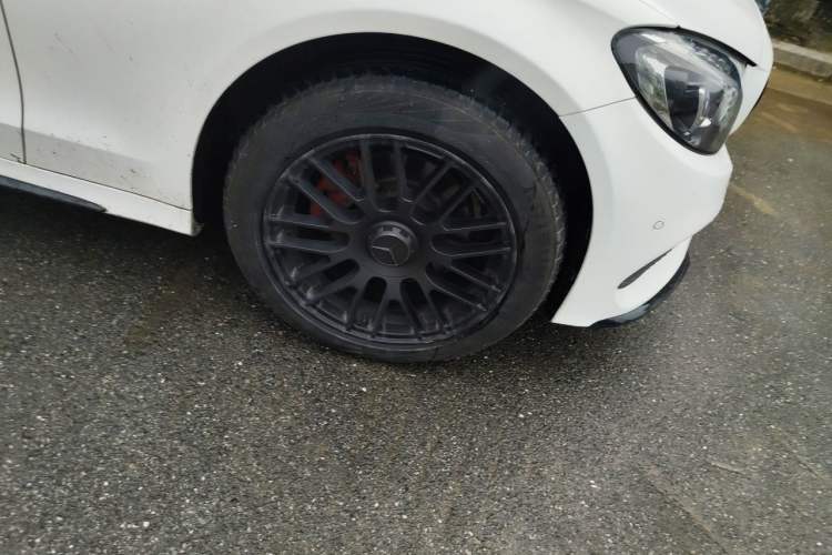 Used Mercedes-Benz C-Class 2015 Revised C 200 L Sport Edition Right Front Wheel Hub