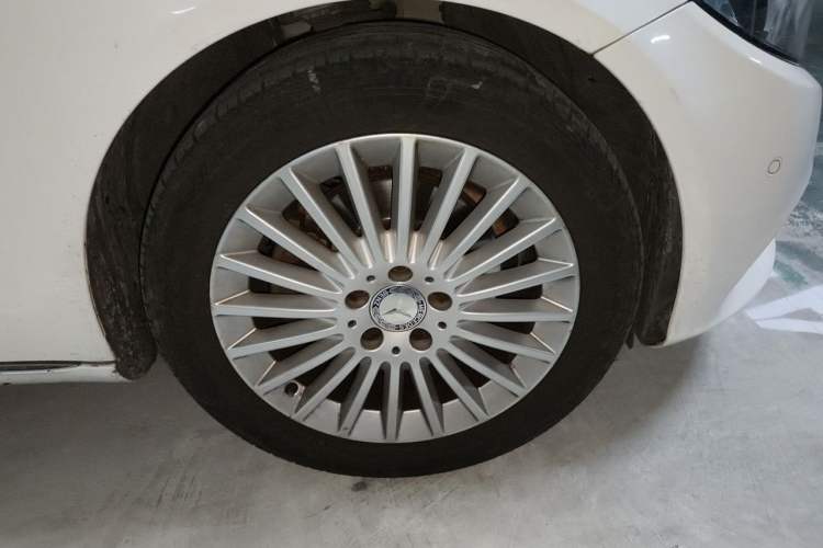 Used Mercedes-Benz C-Class 2015 C 180 L Right Front Wheel Hub