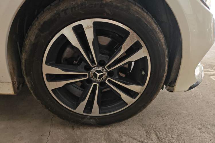 Used Mercedes-Benz C-Class 2015 C 200 Sport Edition Right Front Wheel Hub