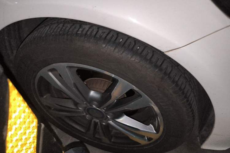 Used Mercedes-Benz C-Class 2015 Revised C 200 L Sport Edition Right Front Wheel Hub