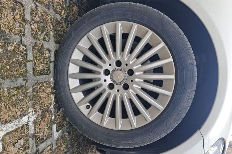 Used Mercedes-Benz C-Class 2015 Facelift C 200 L Right Front Wheel Hub