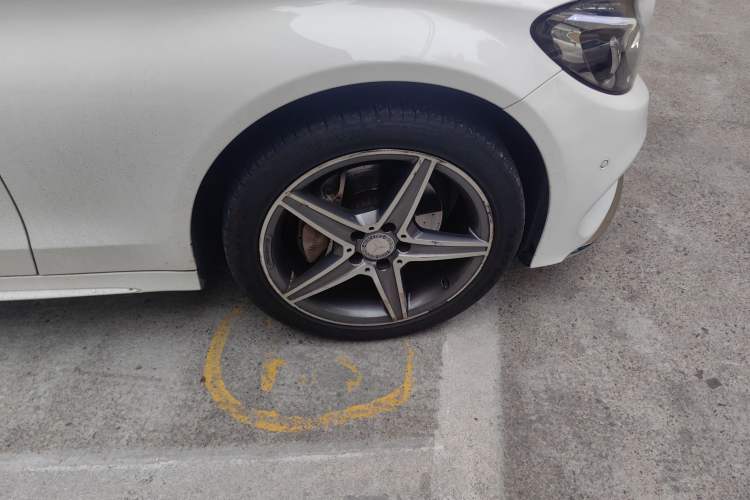 Used Mercedes-Benz C-Class 2015 C 200 station wagon Right Front Wheel Hub