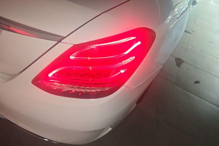 Used Mercedes-Benz C-Class 2015 Revised C 200 L Sport Edition Right Rear Taillight