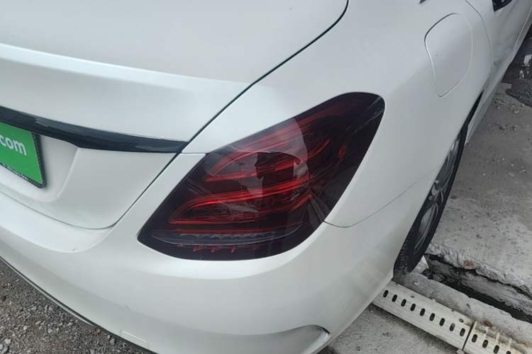 Used Mercedes-Benz C-Class 2015 Revised C 200 L Sport Edition Right Rear Taillight
