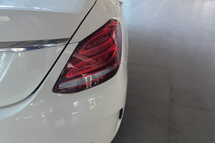 Used Mercedes-Benz C-Class 2015 Revised C 200 L Sport Edition Right Rear Taillight