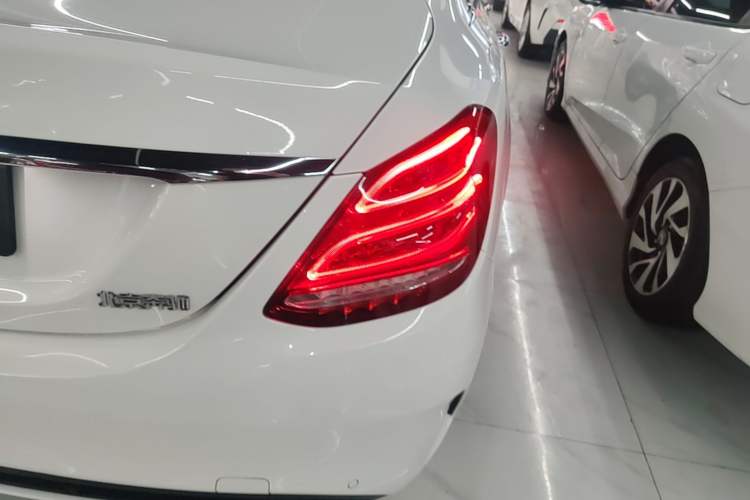 Used Mercedes-Benz C-Class 2015 Revised C 200 L Sport Edition Right Rear Taillight
