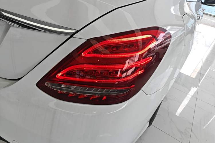 Used Mercedes-Benz C-Class 2015 C 200 L Sport Edition Right Rear Taillight