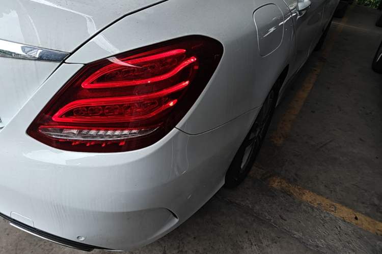 Used Mercedes-Benz C-Class 2015 Revised C 200 L Sport Edition Right Rear Taillight